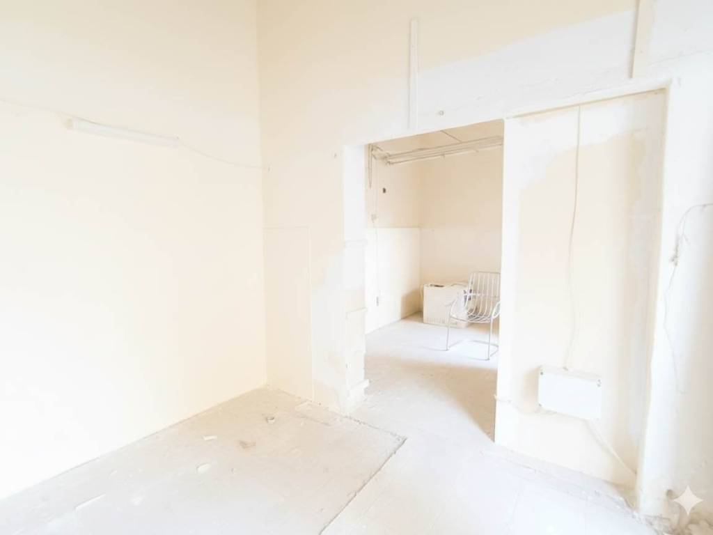 negozio in vendita a Firenze in zona Isolotto