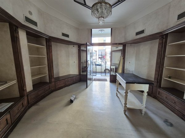 negozio in vendita a Firenze in zona Centro San Frediano