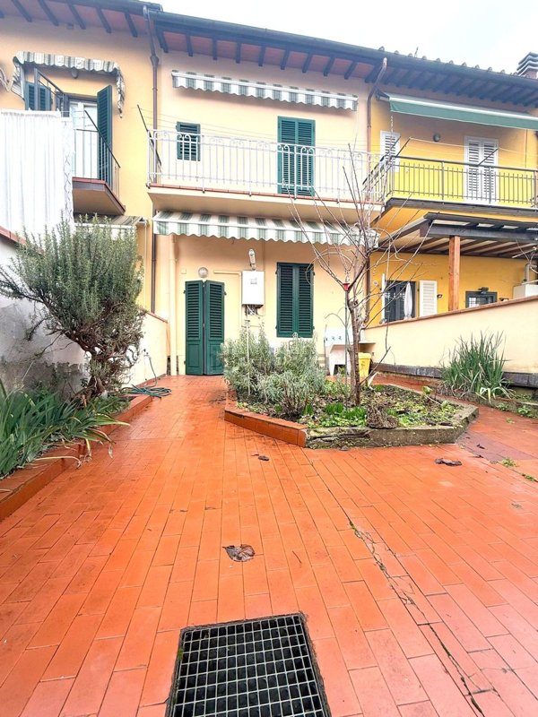 appartamento in vendita a Firenze in zona Isolotto