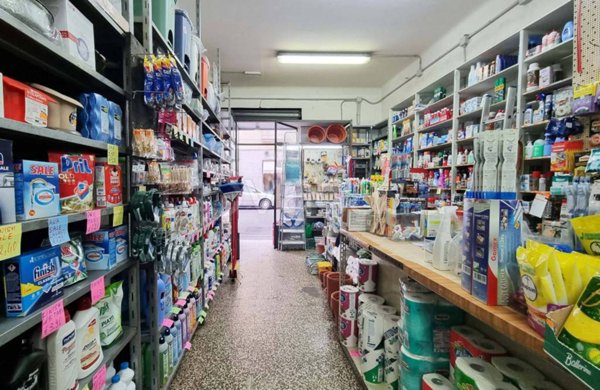 negozio in vendita a Firenze in zona Campo di Marte