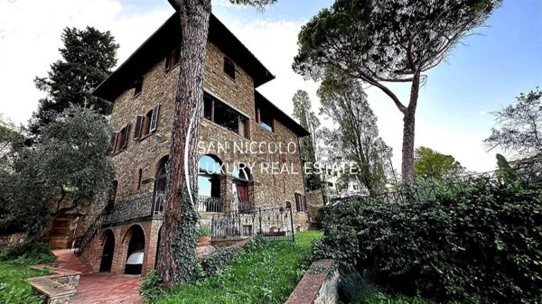 casa indipendente in vendita a Firenze in zona Centro Santa Croce