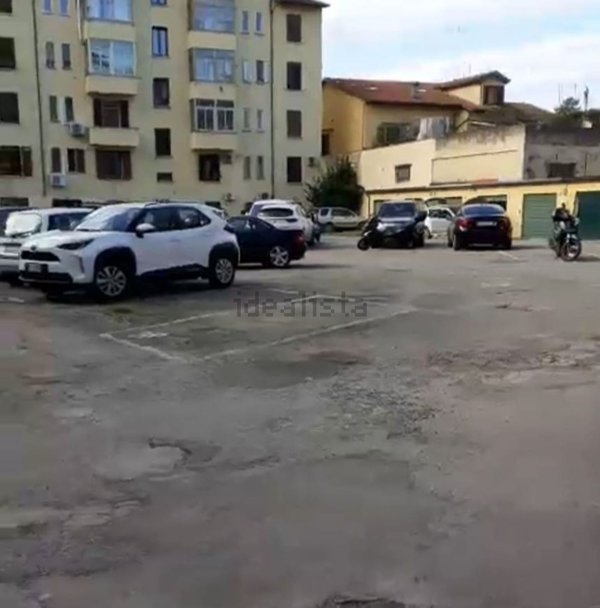 locale di sgombero in vendita a Firenze in zona Firenze Nova