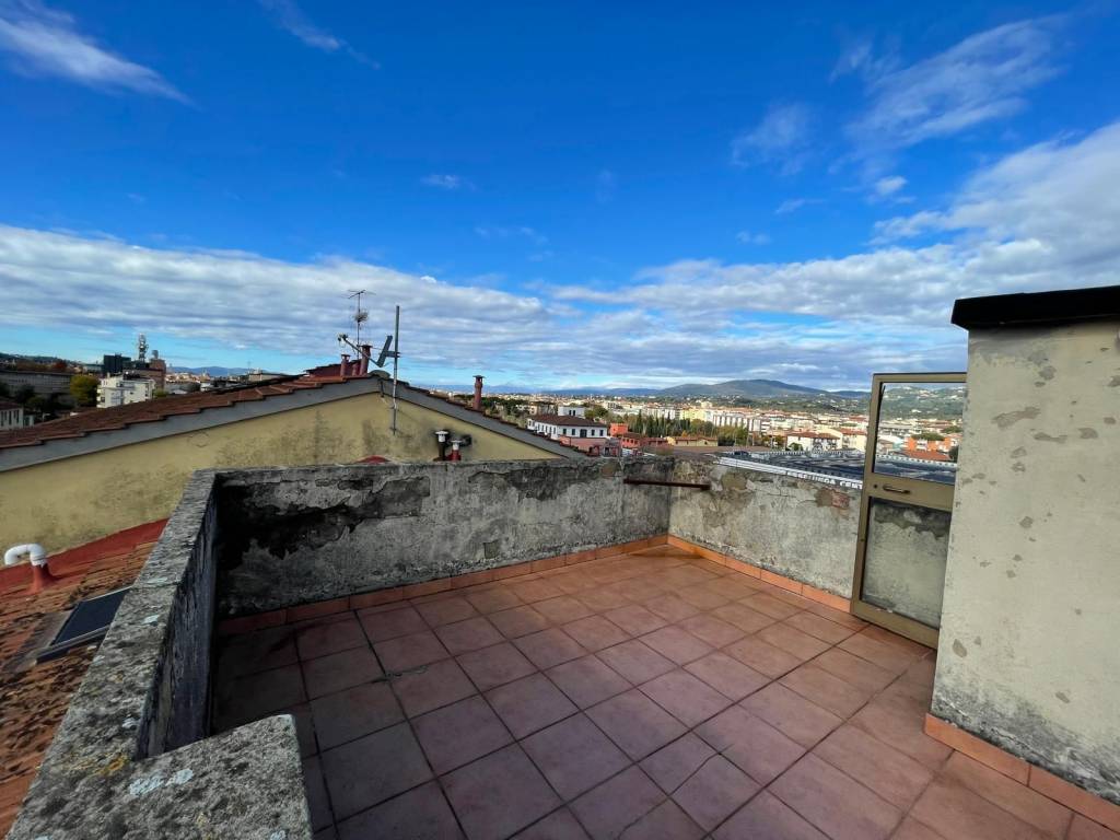 appartamento in vendita a Firenze in zona Rovezzano
