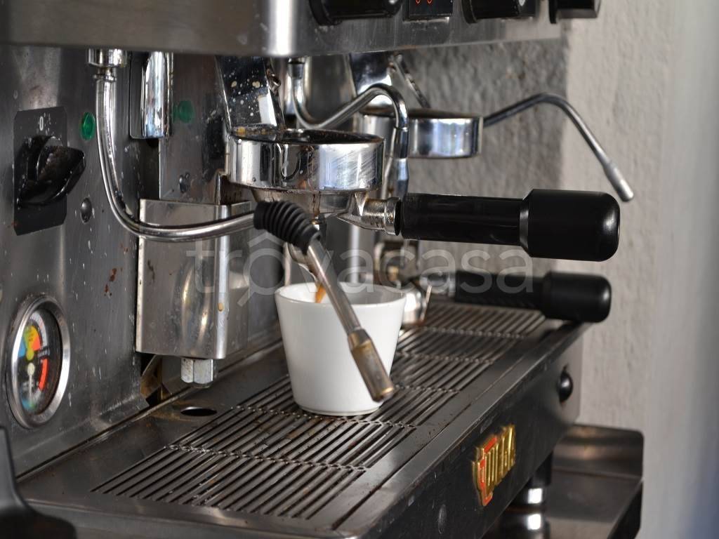 negozio in vendita a Firenze in zona Isolotto