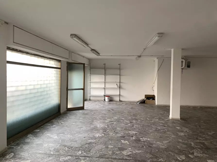 negozio in vendita a Firenze in zona Peretola