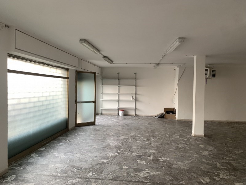 negozio in vendita a Firenze in zona Peretola