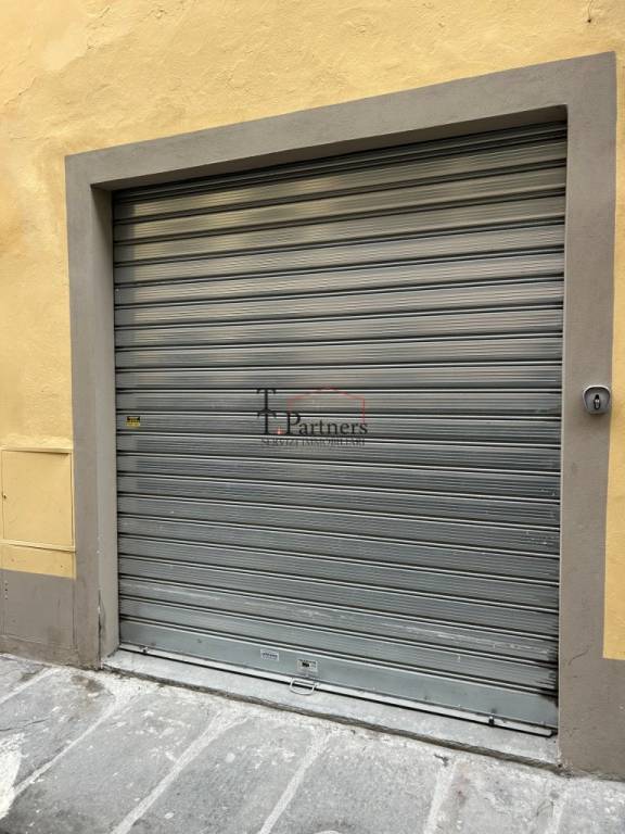 locale di sgombero in vendita a Firenze