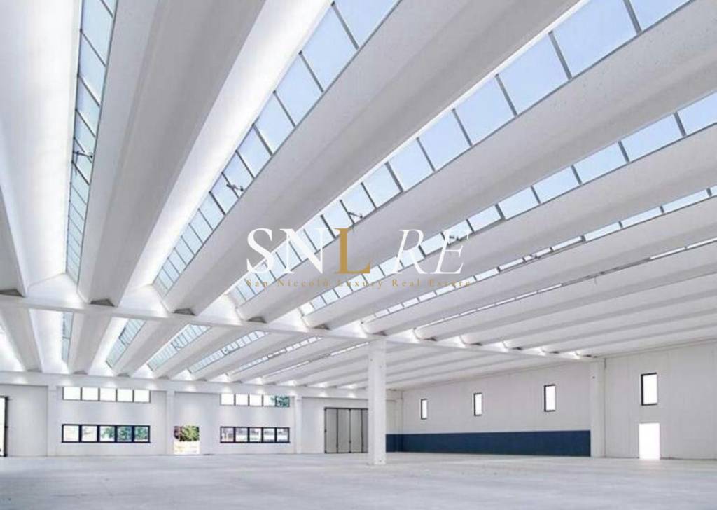 capannone in vendita a Firenze in zona Peretola