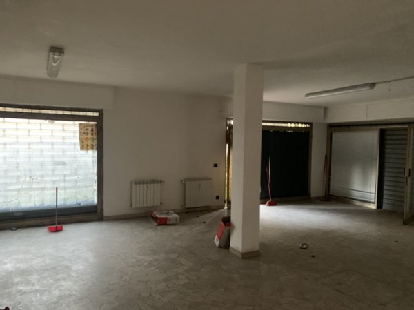 negozio in vendita a Firenze in zona Peretola