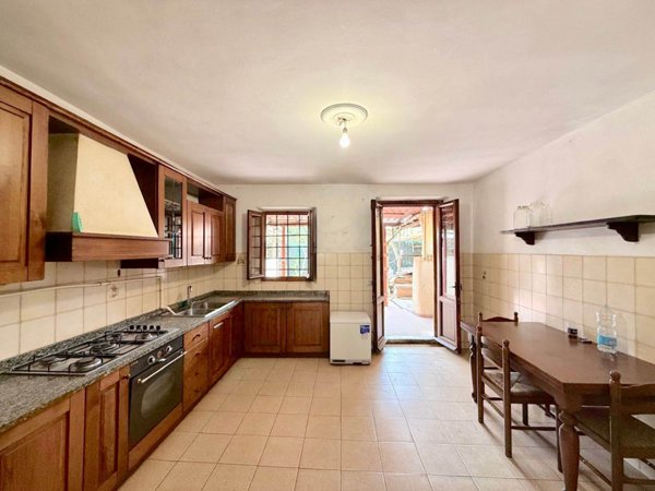 casa indipendente in vendita a Firenze in zona Ugnano