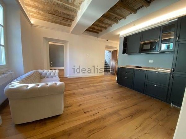 appartamento in vendita a Firenze in zona Centro Santa Croce