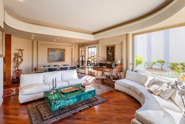 appartamento in vendita a Firenze in zona Centro Santa Maria Novella