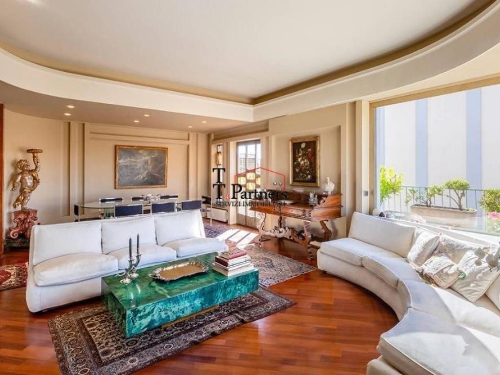 appartamento in vendita a Firenze in zona Centro Santa Maria Novella