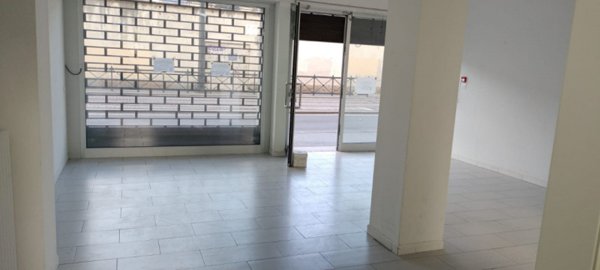 locale commerciale in vendita a Firenze in zona Centro Santa Maria Novella