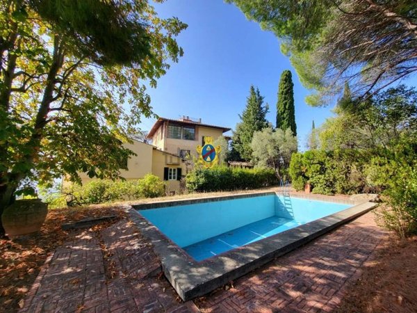 casa indipendente in vendita a Firenze