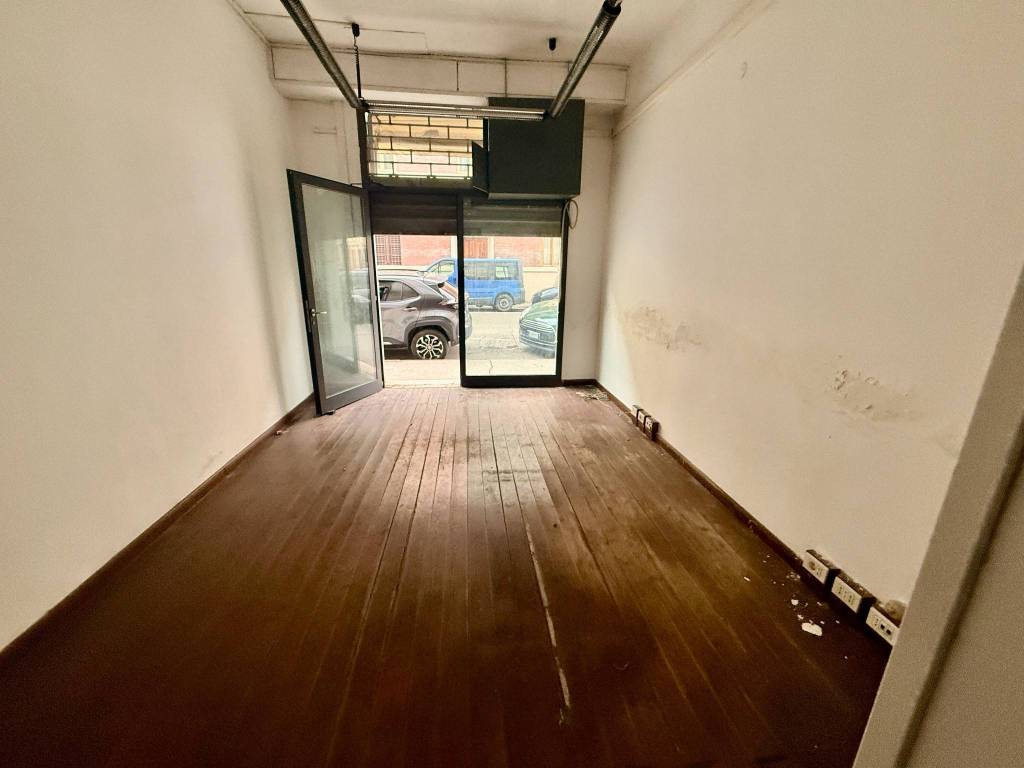 negozio in vendita a Firenze in zona Campo di Marte
