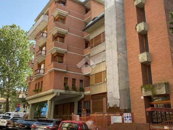 ufficio in vendita a Firenze in zona Statuto