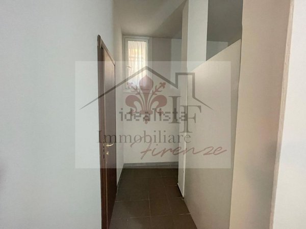 locale commerciale in vendita a Firenze in zona Firenze Nova