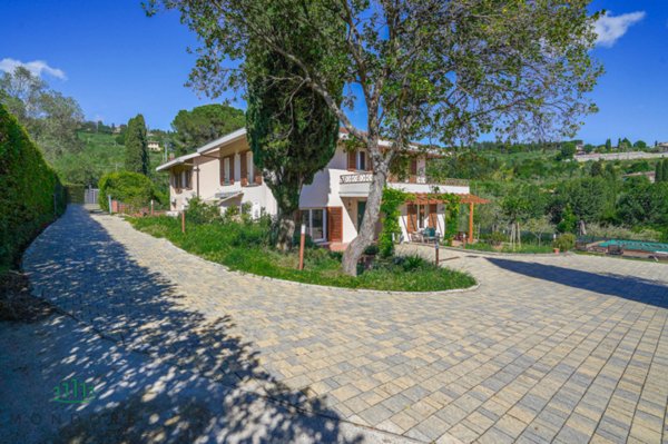 casa indipendente in vendita a Firenze in zona Settignano