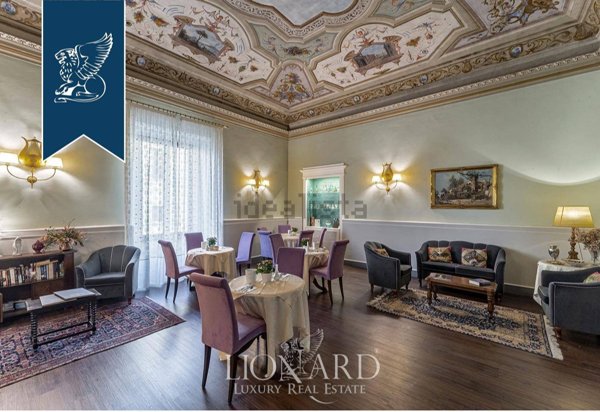 casa indipendente in vendita a Firenze in zona Centro Santa Maria Novella