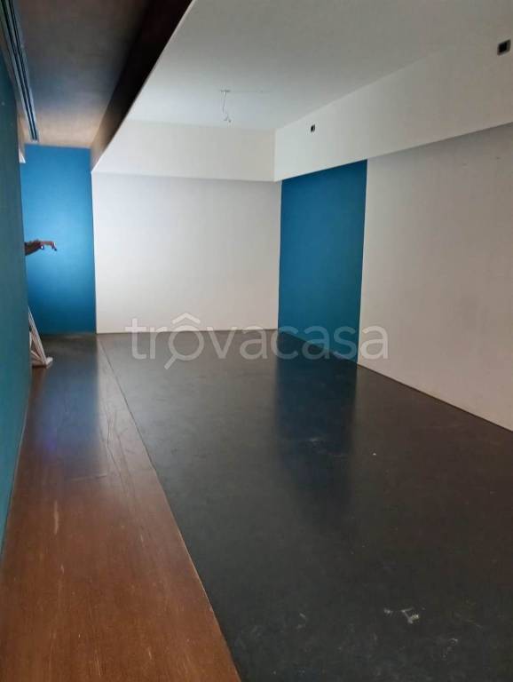 negozio in vendita a Firenze in zona Centro San Frediano