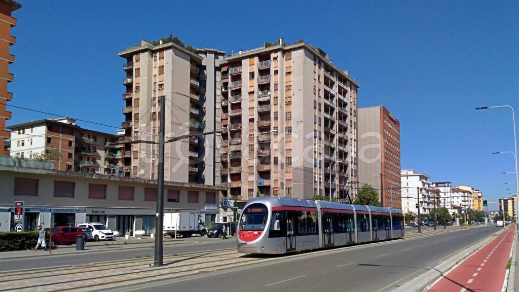 negozio in vendita a Firenze in zona Novoli