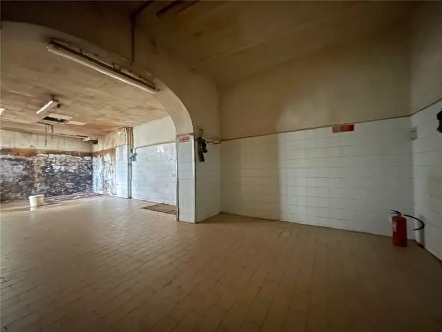 negozio in vendita a Firenze in zona Legnaia