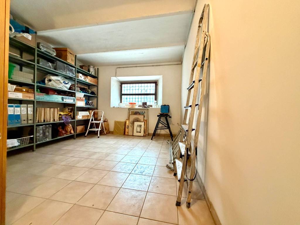 negozio in vendita a Firenze in zona Careggi