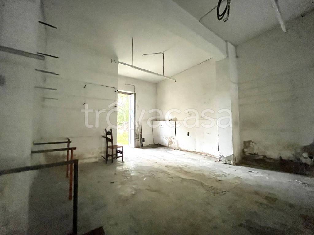 negozio in vendita a Firenze in zona Novoli