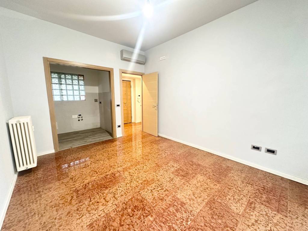 appartamento in vendita a Firenze in zona Campo di Marte