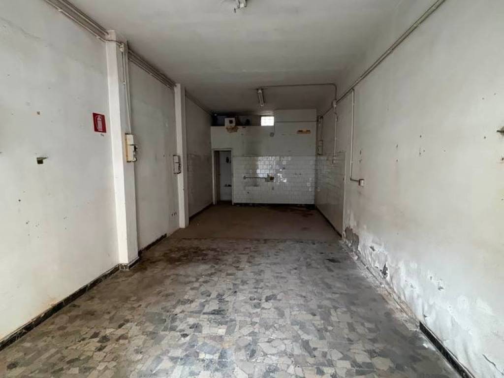negozio in vendita a Firenze in zona Careggi