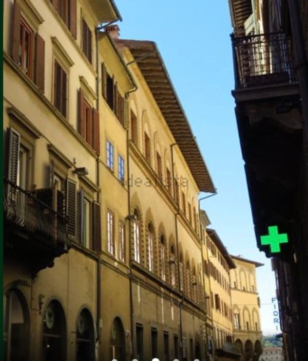 appartamento in vendita a Firenze in zona Centro Santa Maria Novella