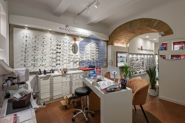 locale di sgombero in vendita a Firenze in zona Centro Santa Maria Novella