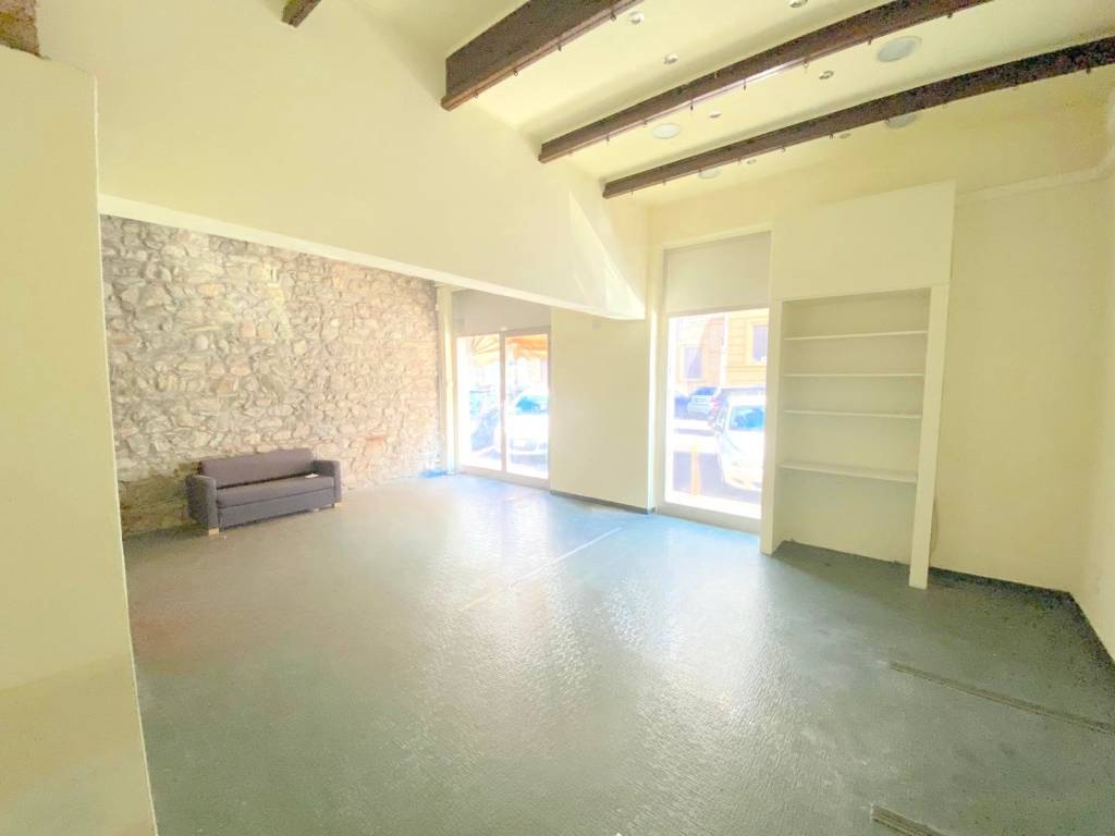 negozio in vendita a Firenze in zona Campo di Marte