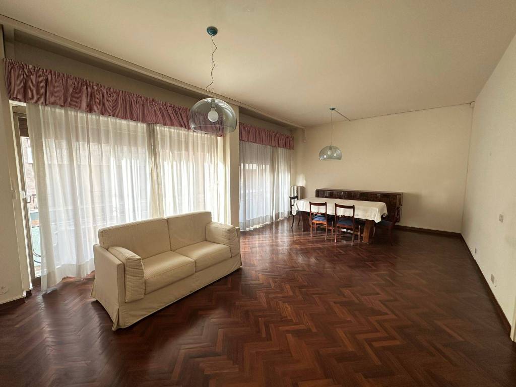 appartamento in vendita a Firenze in zona Campo di Marte