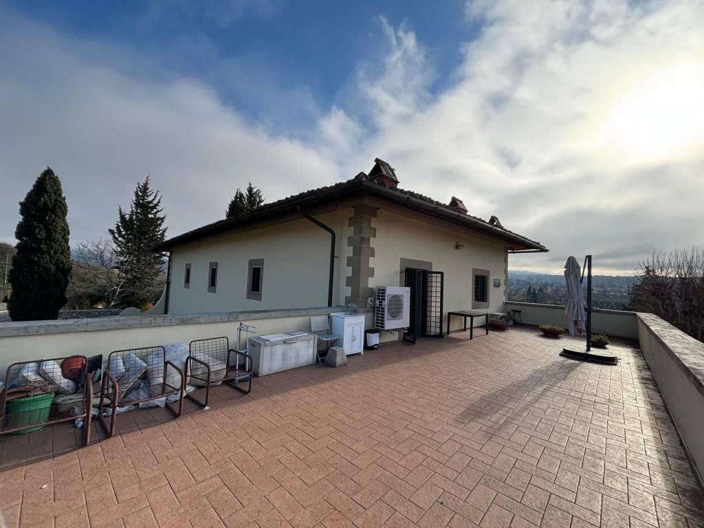 appartamento in vendita a Firenze in zona Rovezzano