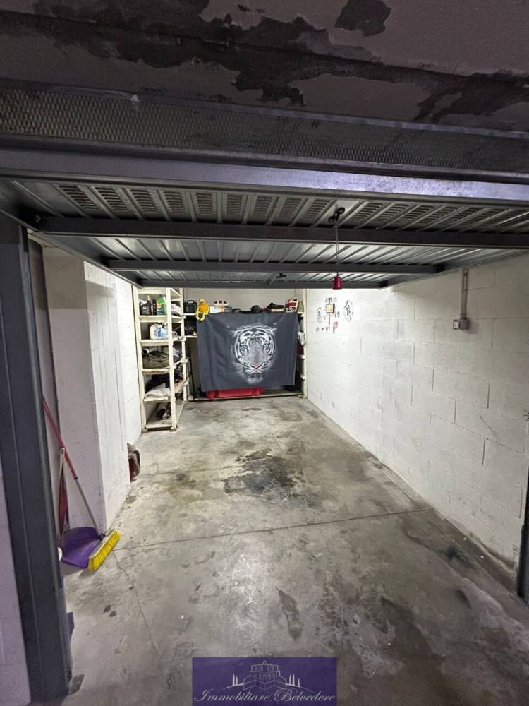 locale di sgombero in vendita a Firenze in zona Novoli