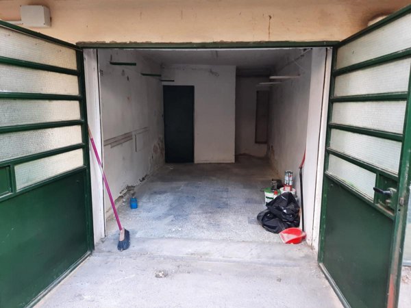 locale di sgombero in vendita a Firenze in zona Careggi