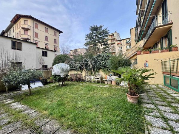 appartamento in vendita a Firenze in zona Statuto