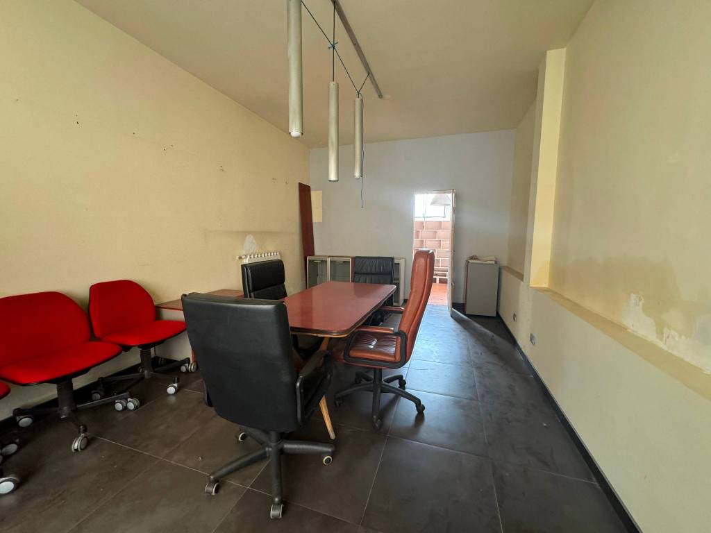 negozio in vendita a Firenze in zona Legnaia