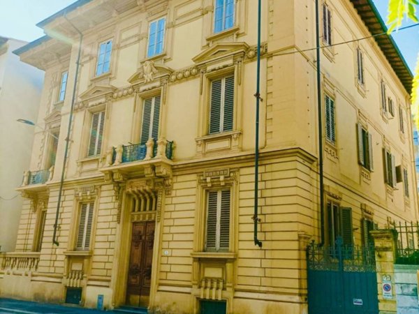 appartamento in vendita a Firenze in zona Campo di Marte