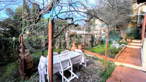 casa indipendente in vendita a Firenze in zona Settignano