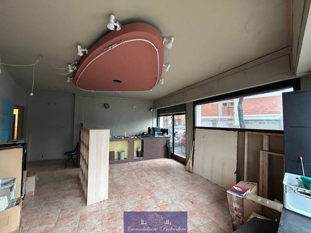 negozio in vendita a Firenze in zona Novoli