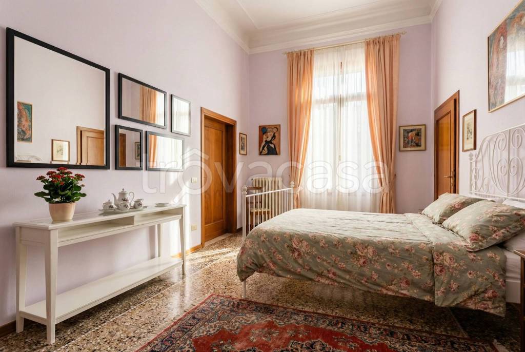 negozio in vendita a Firenze in zona Centro Storico