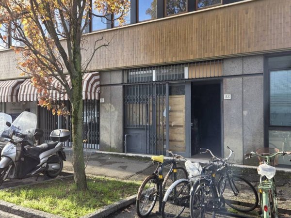 negozio in vendita a Firenze in zona Rifredi