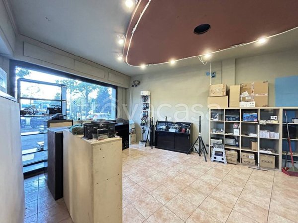 negozio in vendita a Firenze in zona Firenze Nova