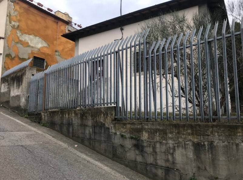 locale commerciale in vendita a Firenze in zona Le Cure