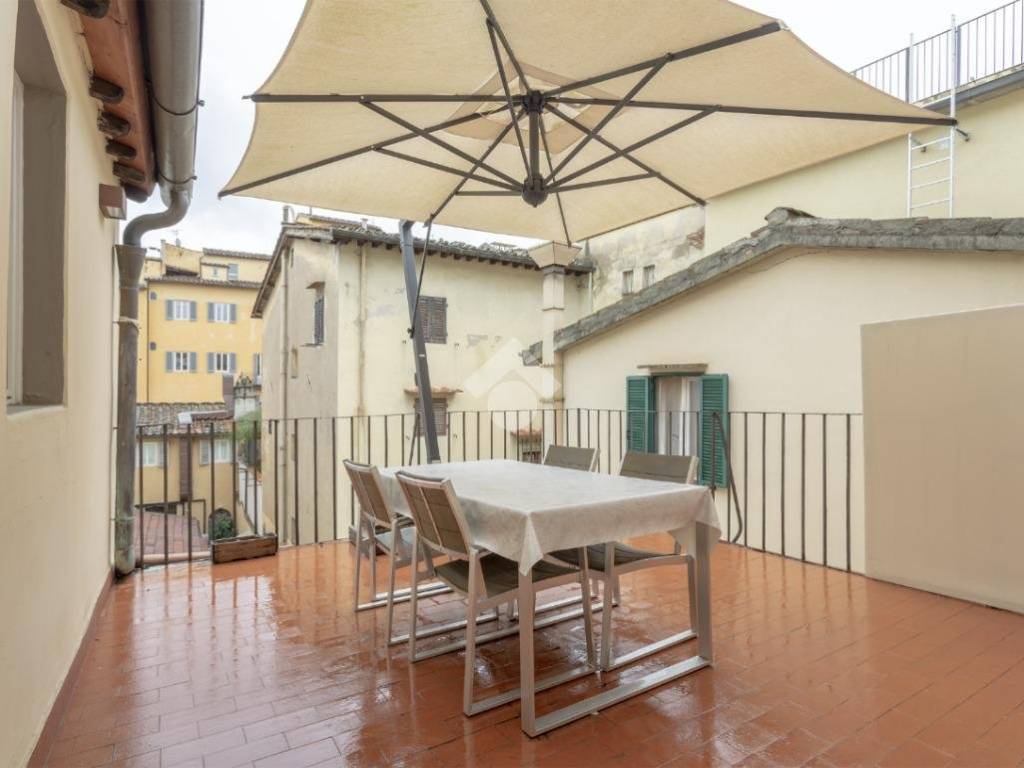 appartamento in vendita a Firenze in zona Centro San Lorenzo