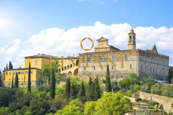 intera palazzina in vendita a Firenze in zona Centro Santa Maria Novella