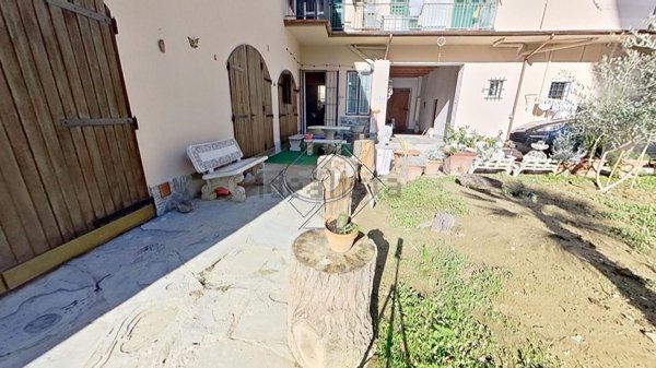 casa indipendente in vendita a Firenze in zona Isolotto